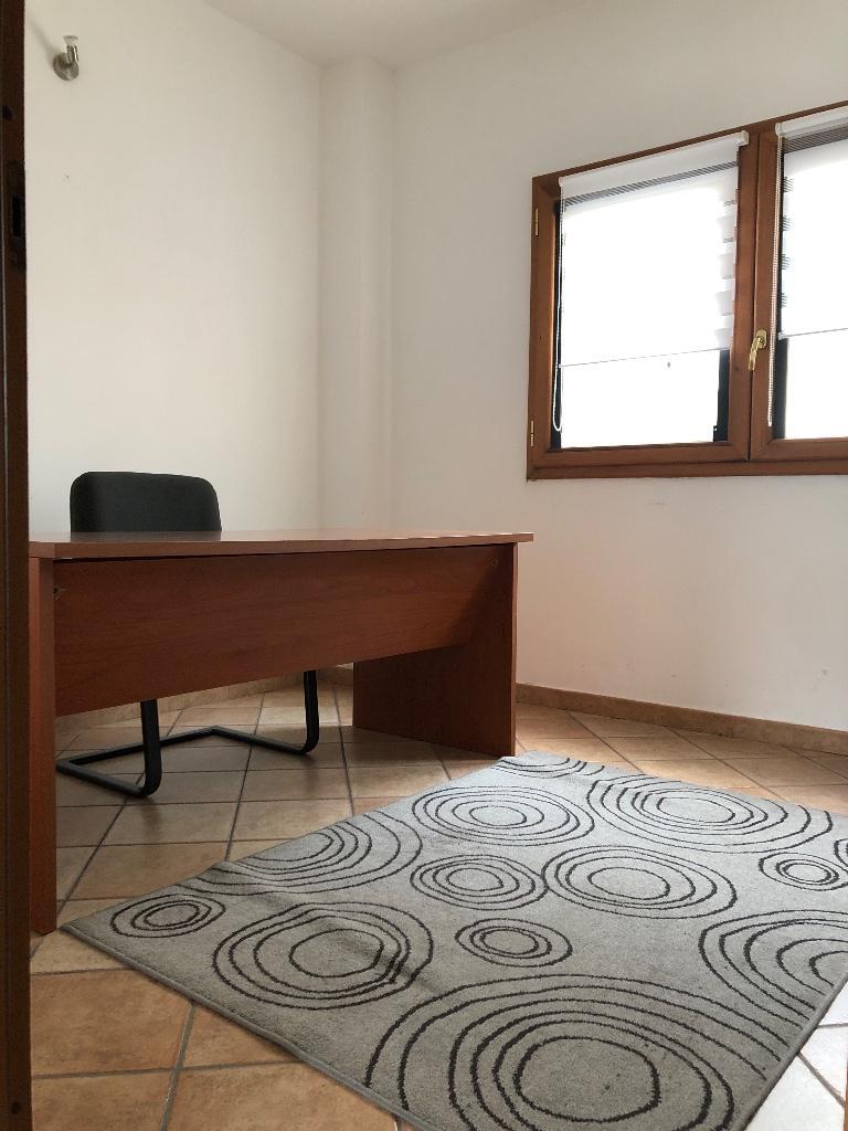ufficio in affitto a Rende in zona Roges