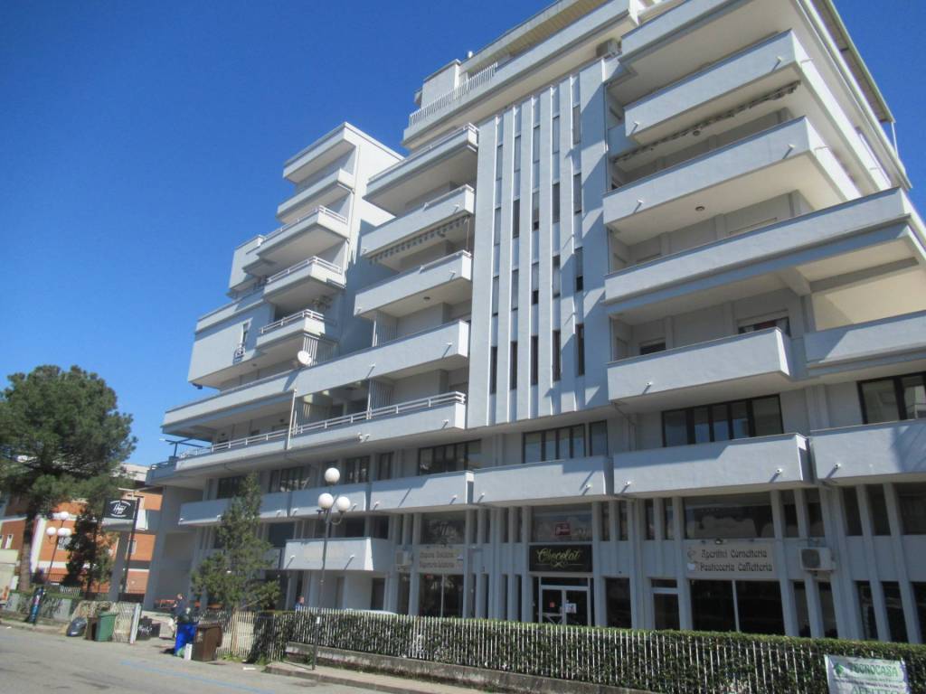 ufficio in affitto a Rende in zona Quattromiglia