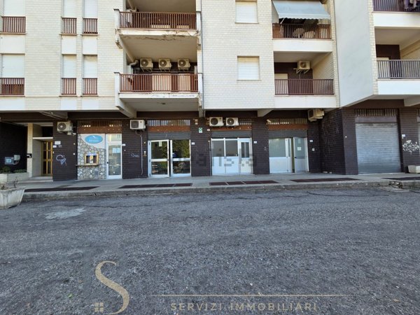 locale commerciale in affitto a Rende