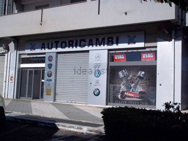 locale di sgombero in affitto a Rende in zona Quattromiglia