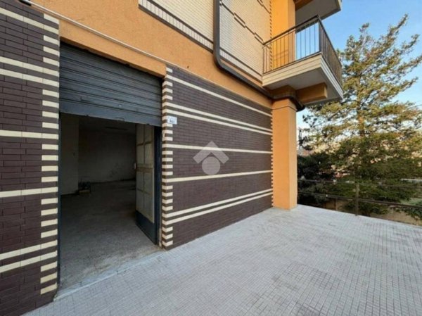 locale commerciale in affitto a Rende in zona Quattromiglia