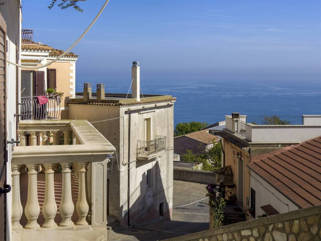 appartamento in affitto a Roseto Capo Spulico