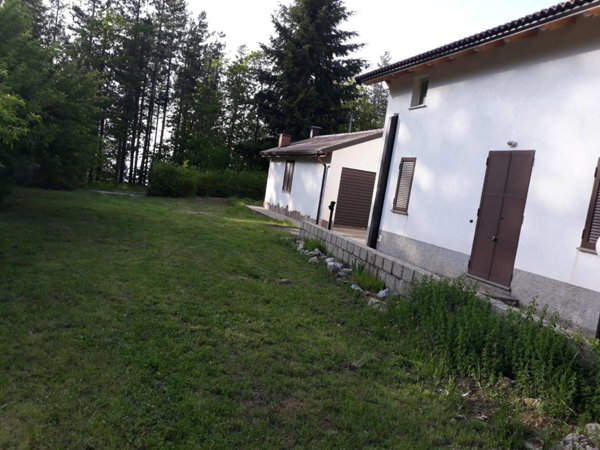 casa indipendente in affitto a Spezzano della Sila in zona Camigliatello Silano