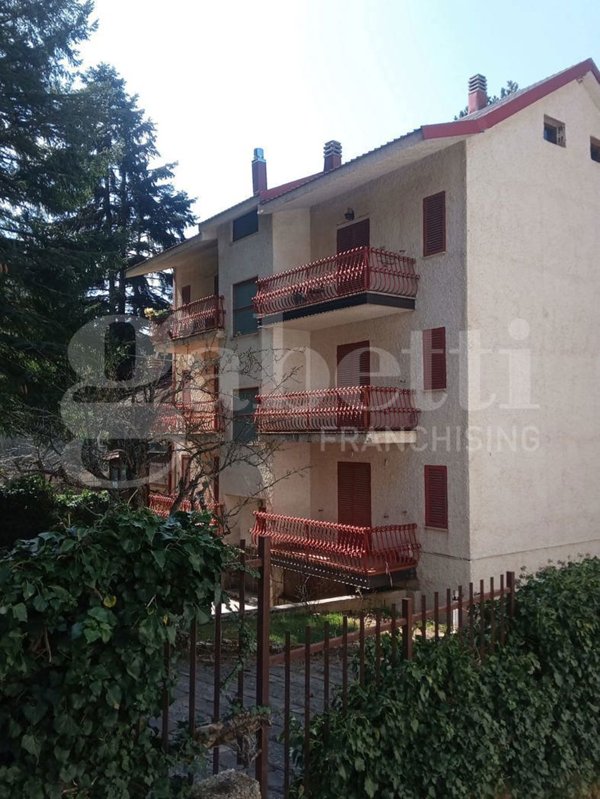 appartamento in affitto a Spezzano della Sila in zona Camigliatello Silano