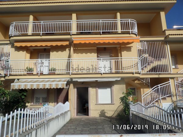 casa indipendente in affitto a Villapiana in zona Lido