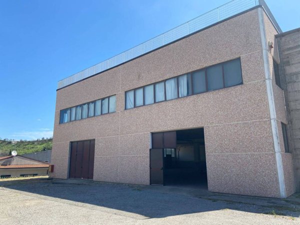locale commerciale in affitto a Zumpano