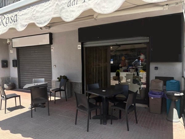 negozio in affitto a Casali del Manco in zona Spezzano Piccolo