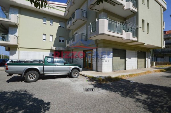 locale commerciale in affitto a Corigliano-Rossano