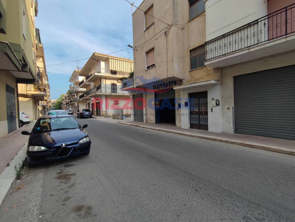 negozio in affitto a Corigliano-Rossano