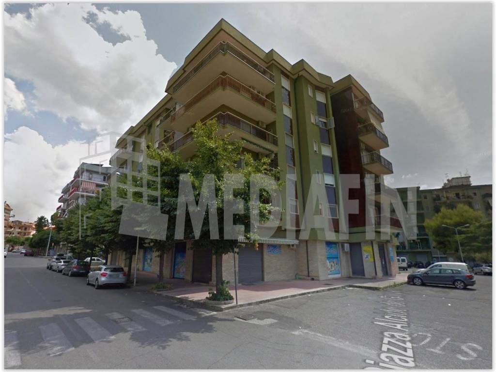 negozio in affitto a Corigliano-Rossano in zona Rossano Stazione