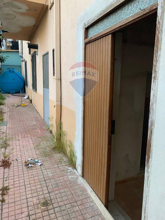 negozio in affitto a Corigliano-Rossano