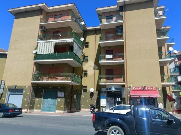 locale commerciale in affitto a Corigliano-Rossano
