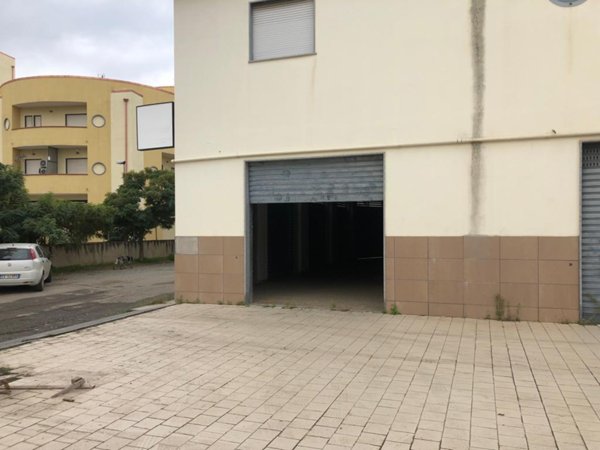locale commerciale in affitto a Corigliano-Rossano