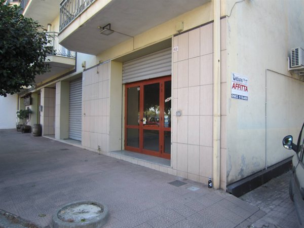 locale commerciale in affitto a Corigliano-Rossano in zona Rossano