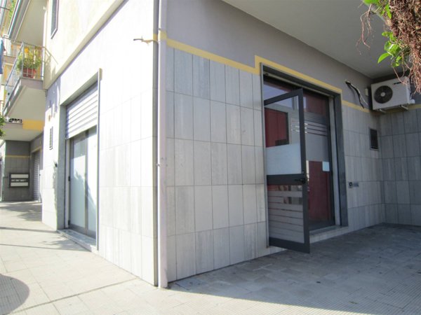 locale commerciale in affitto a Corigliano-Rossano in zona Rossano
