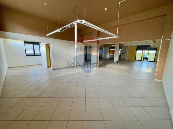 locale commerciale in affitto a Corigliano-Rossano