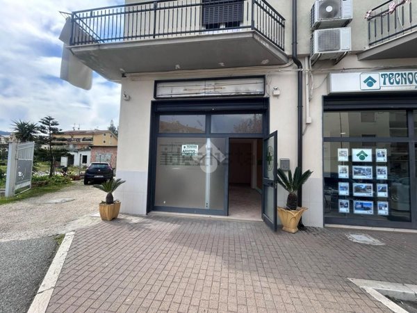 locale commerciale in affitto a Corigliano-Rossano