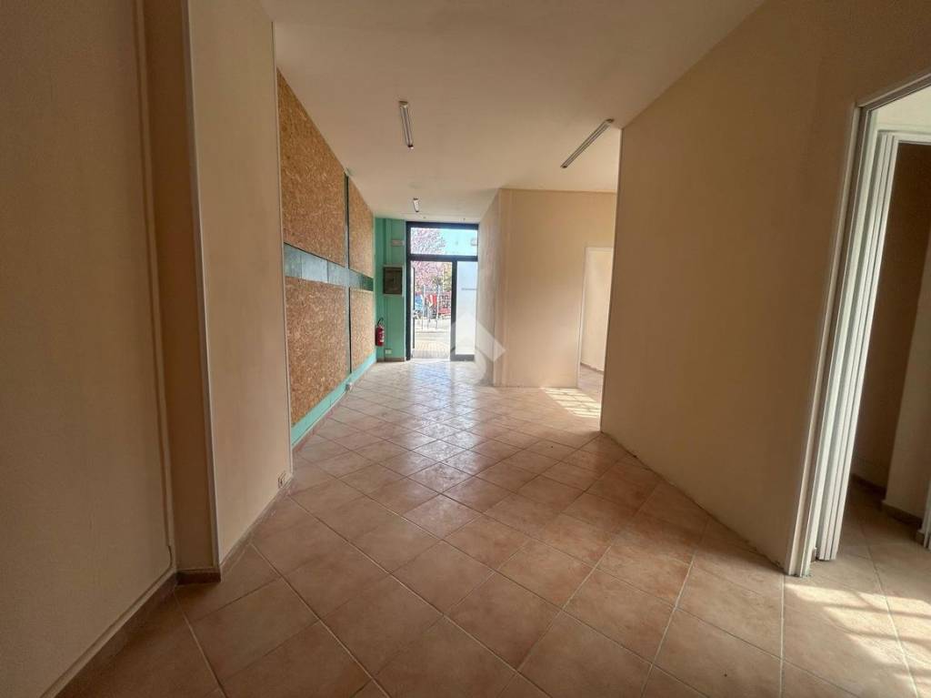 locale commerciale in affitto a Corigliano-Rossano