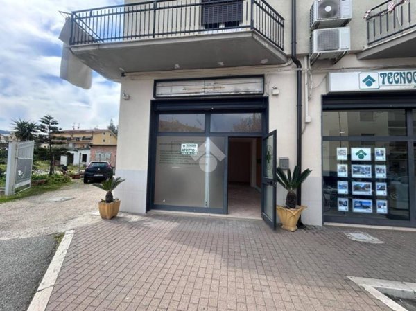 locale commerciale in affitto a Corigliano-Rossano