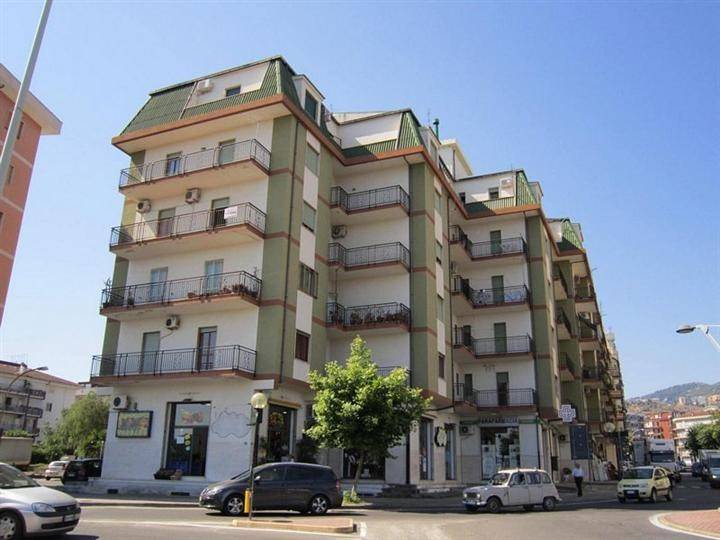 ufficio in affitto a Corigliano-Rossano in zona Rossano Stazione