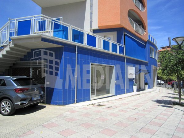 locale commerciale in affitto a Corigliano-Rossano in zona Rossano