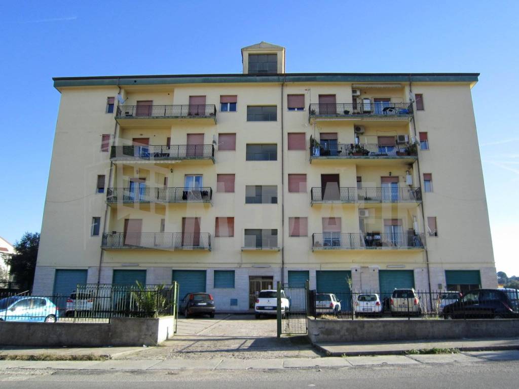 locale commerciale in affitto a Corigliano-Rossano in zona Rossano Stazione