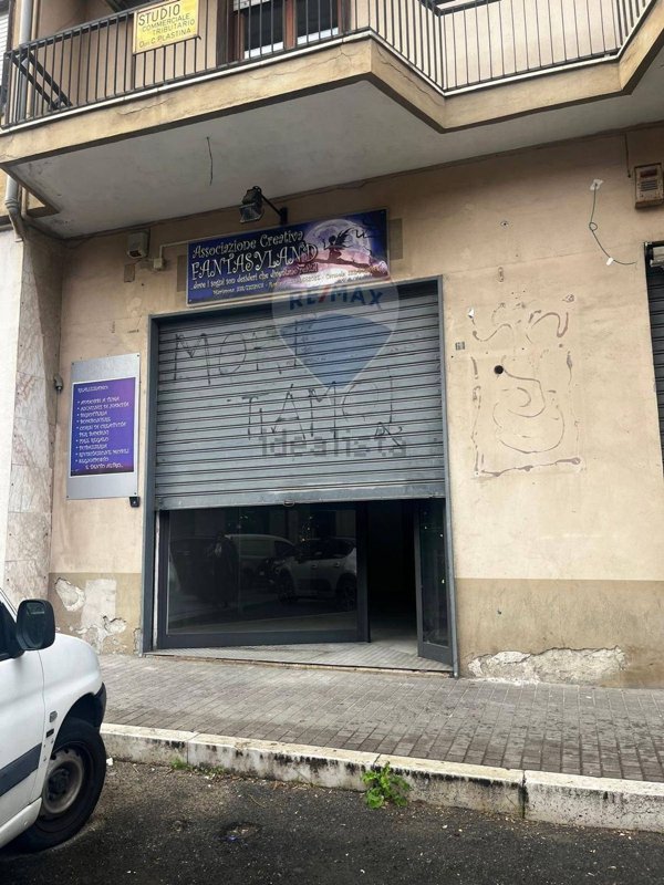 locale di sgombero in affitto a Corigliano-Rossano