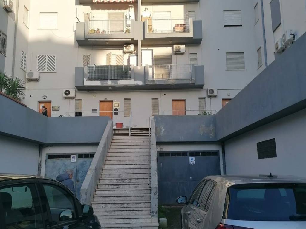 ufficio in affitto a Corigliano-Rossano in zona Rossano Stazione