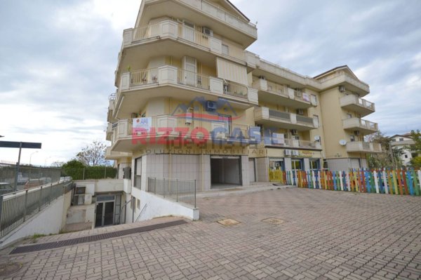 locale commerciale in affitto a Corigliano-Rossano in zona Rossano