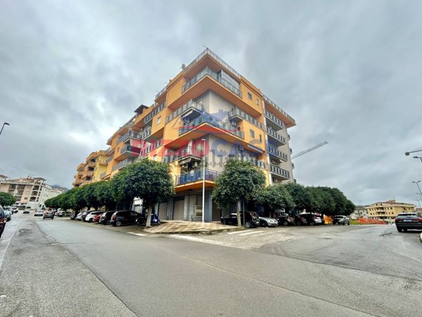 locale commerciale in affitto a Corigliano-Rossano in zona Rossano