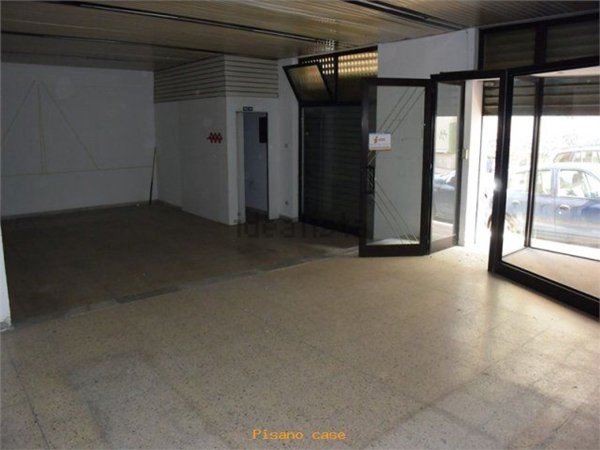 locale di sgombero in affitto a Corigliano-Rossano