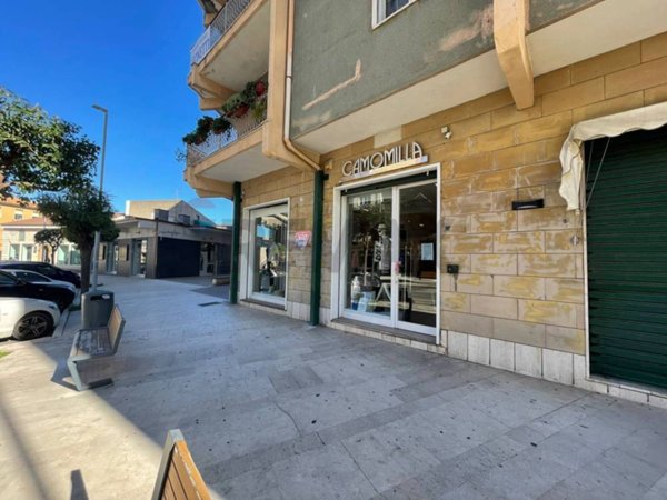 locale commerciale in affitto a Corigliano-Rossano in zona Corigliano Calabro