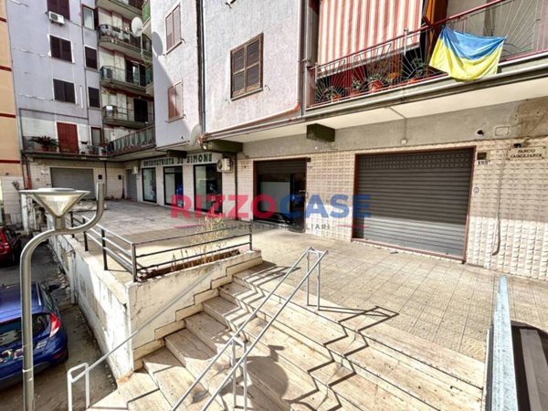 negozio in affitto a Corigliano-Rossano in zona Rossano Stazione