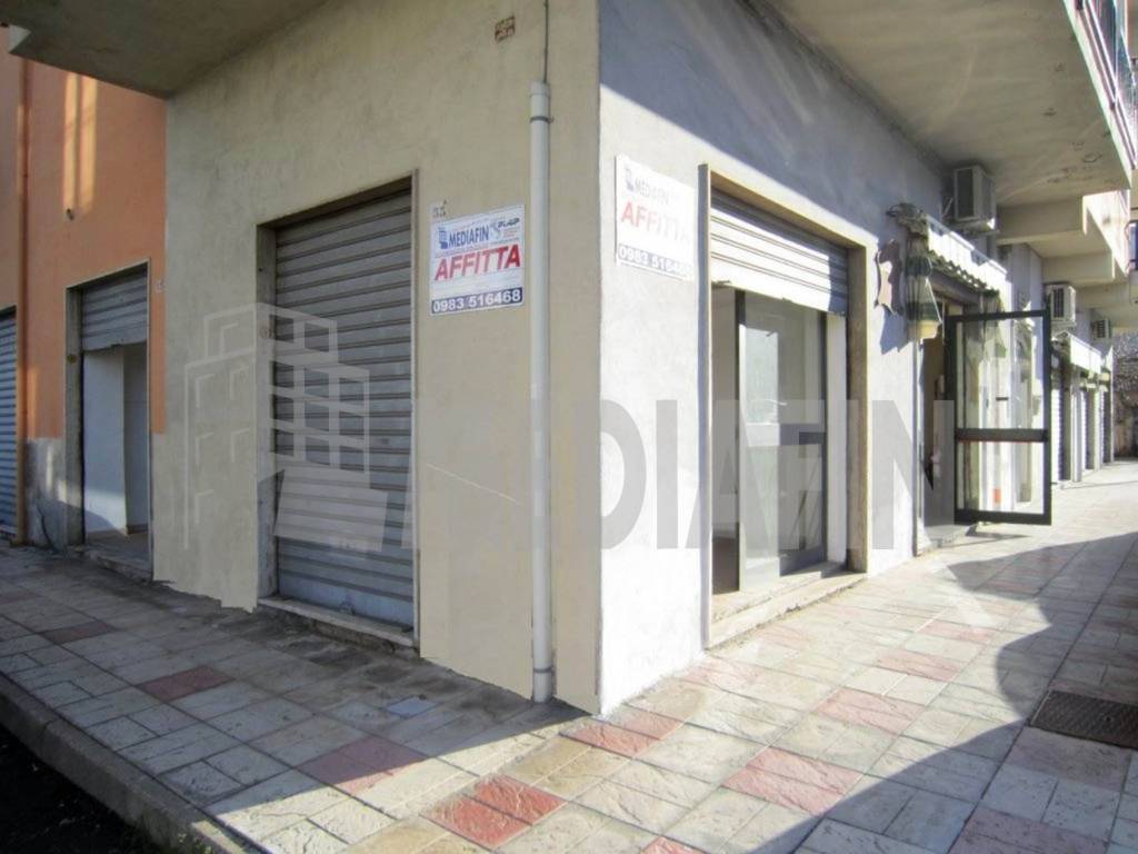 locale commerciale in affitto a Corigliano-Rossano in zona Rossano Stazione