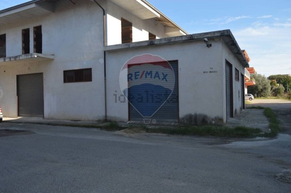 locale commerciale in affitto a Corigliano-Rossano