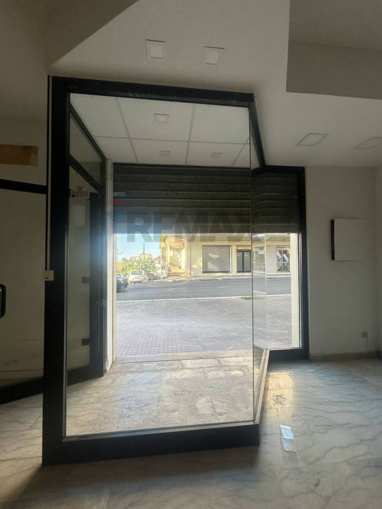 locale commerciale in affitto a Corigliano-Rossano in zona Corigliano Calabro