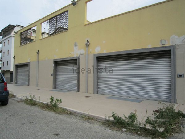 locale commerciale in affitto a Corigliano-Rossano in zona Rossano