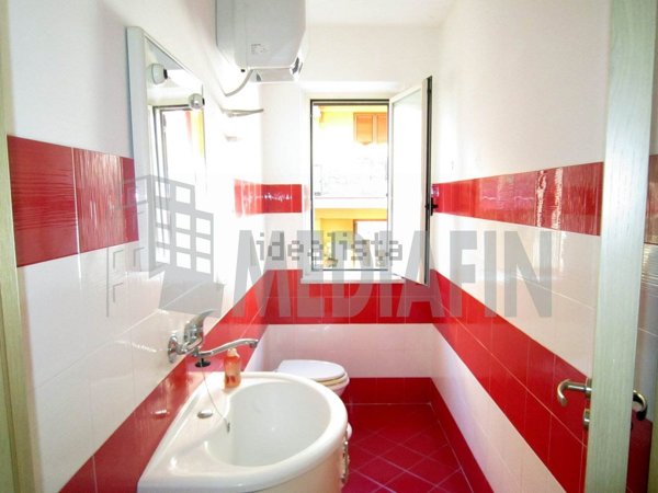 ufficio in affitto a Corigliano-Rossano in zona Rossano