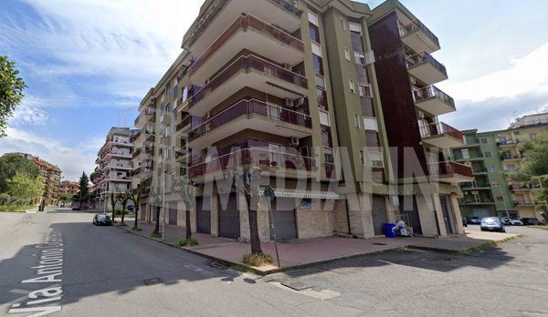 locale commerciale in affitto a Corigliano-Rossano