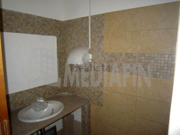 locale di sgombero in affitto a Corigliano-Rossano