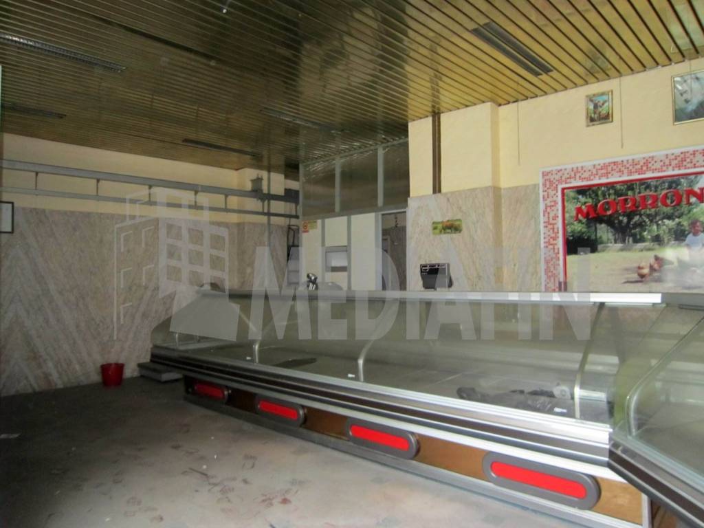 negozio in affitto a Corigliano-Rossano in zona Rossano Stazione
