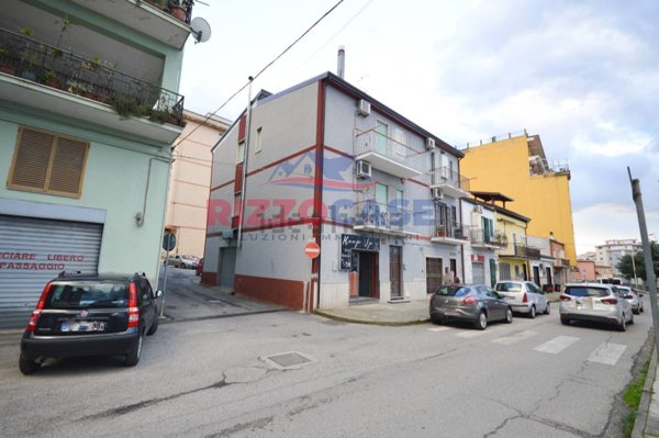 locale commerciale in affitto a Corigliano-Rossano