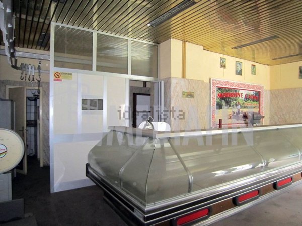 locale commerciale in affitto a Corigliano-Rossano