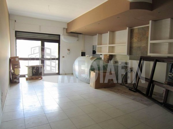 locale commerciale in affitto a Corigliano-Rossano
