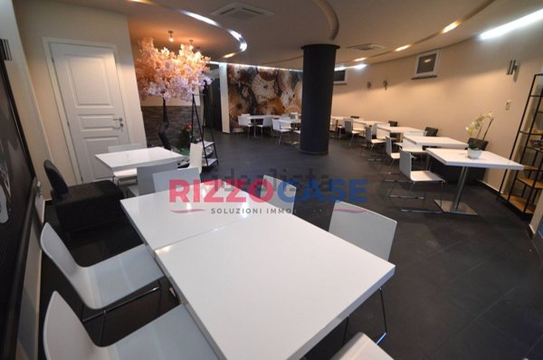 locale commerciale in affitto a Corigliano-Rossano in zona Rossano Stazione