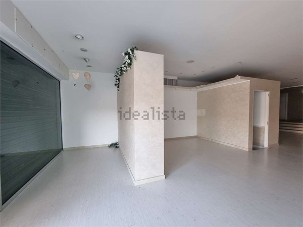 locale commerciale in affitto a Borgia
