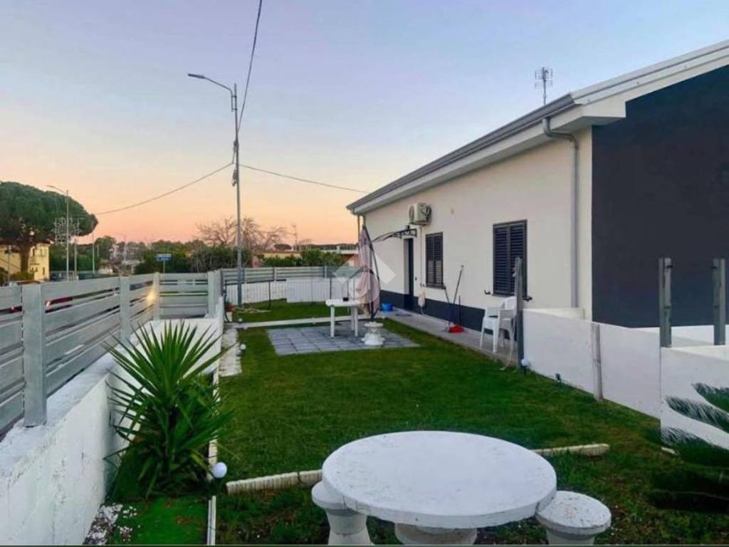 casa indipendente in affitto a Borgia