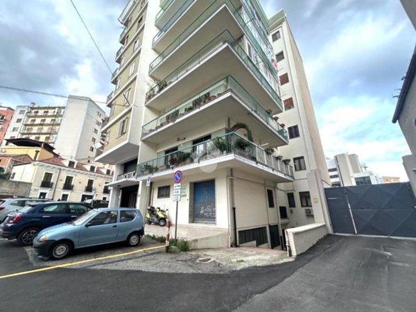 locale commerciale in affitto a Catanzaro in zona Centro Città