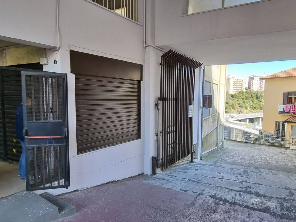 negozio in affitto a Catanzaro in zona Centro Città