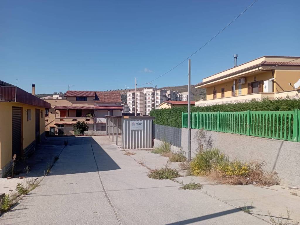 negozio in affitto a Catanzaro in zona Catanzaro Lido